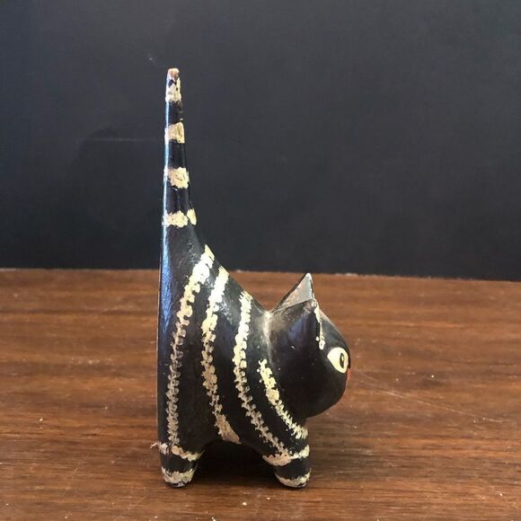 Vintage Folk Art Wooden Scaredy Cat Tail Ring Holder Striped Hand Painted - Picture 4 of 5